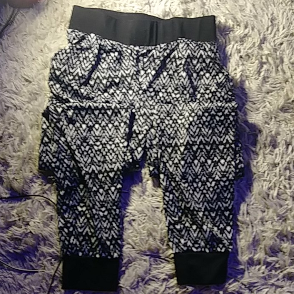 Patterned pants